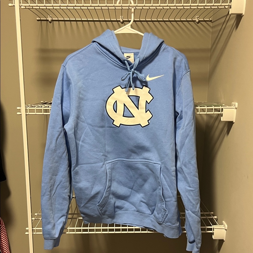 NWOT * Nike Light Blue North Carolina Hoodie with Logo - Size Medium